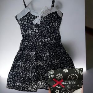 Super cute skull dress white/ black